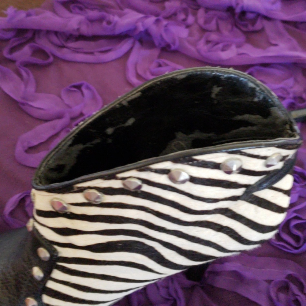 BCBGeneration Zebra Boots - Picture 4 of 5